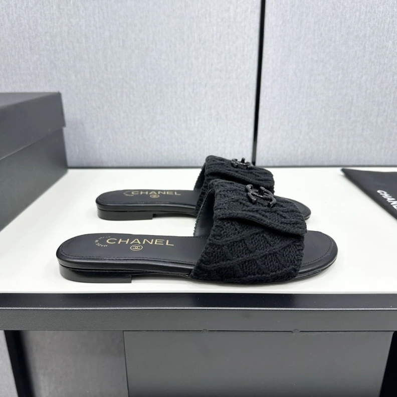 AllSeason Chxnxl Slippers 120105