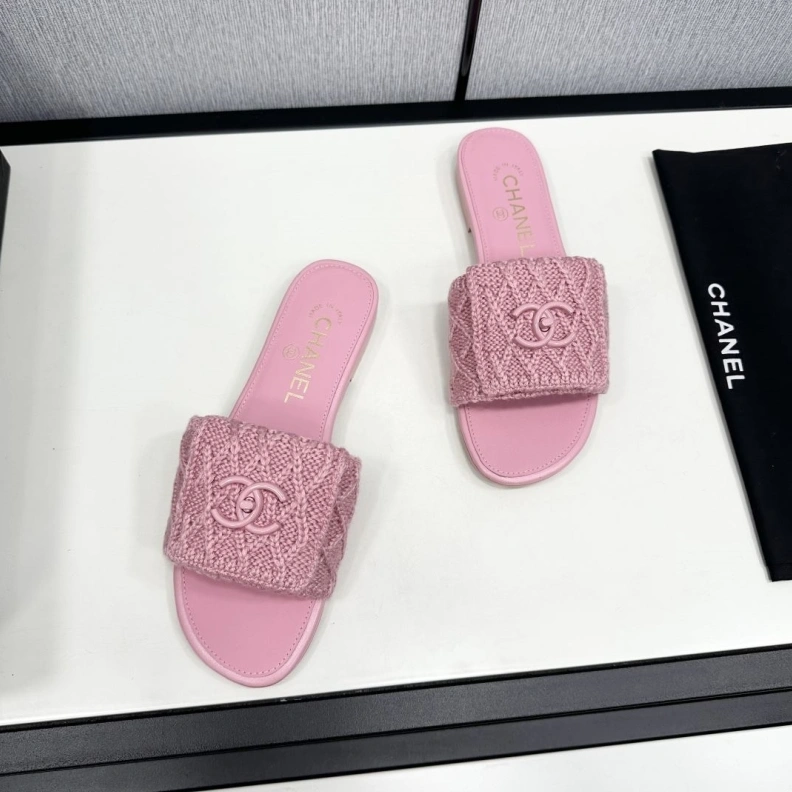 Breathable Chxnxl Slippers 120100