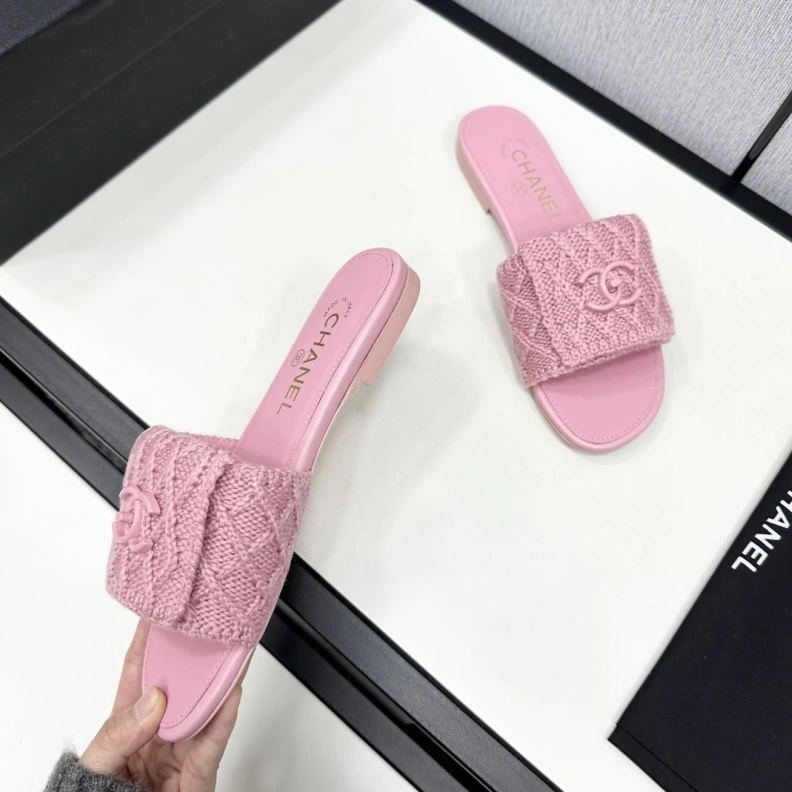 Breathable Chxnxl Slippers 120100