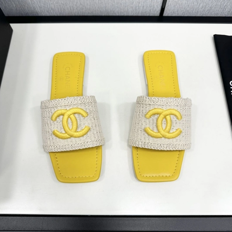 Breathable Chxnxl Slippers 120098