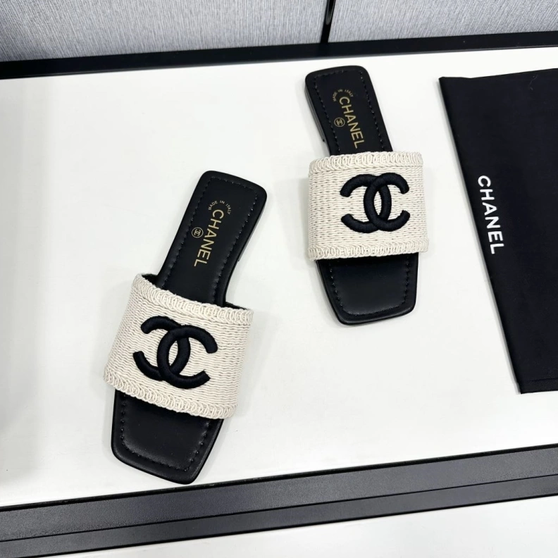 Breathable Chxnxl Slippers 120093