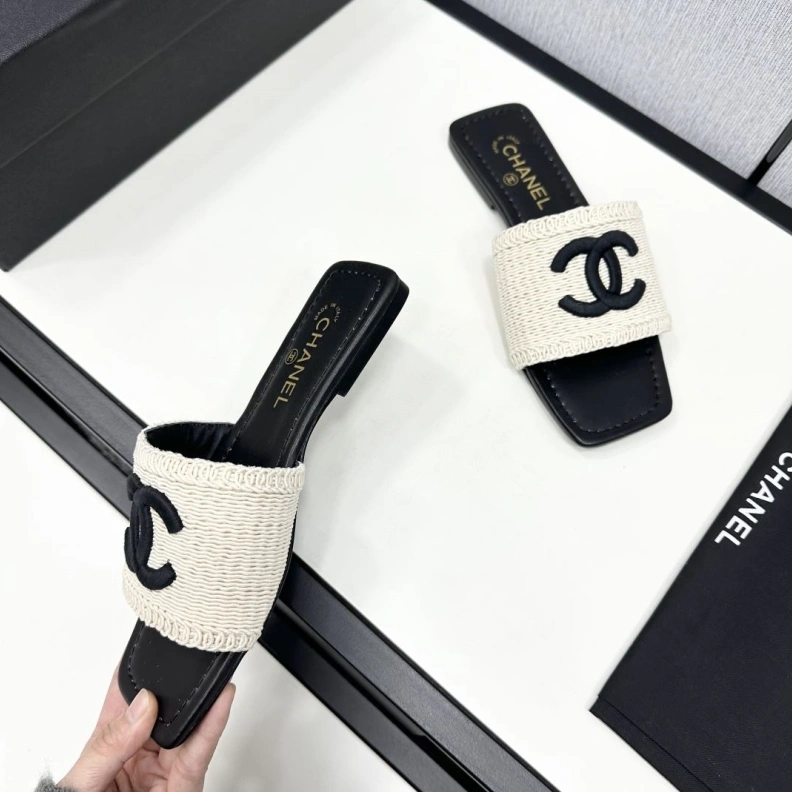 Breathable Chxnxl Slippers 120093