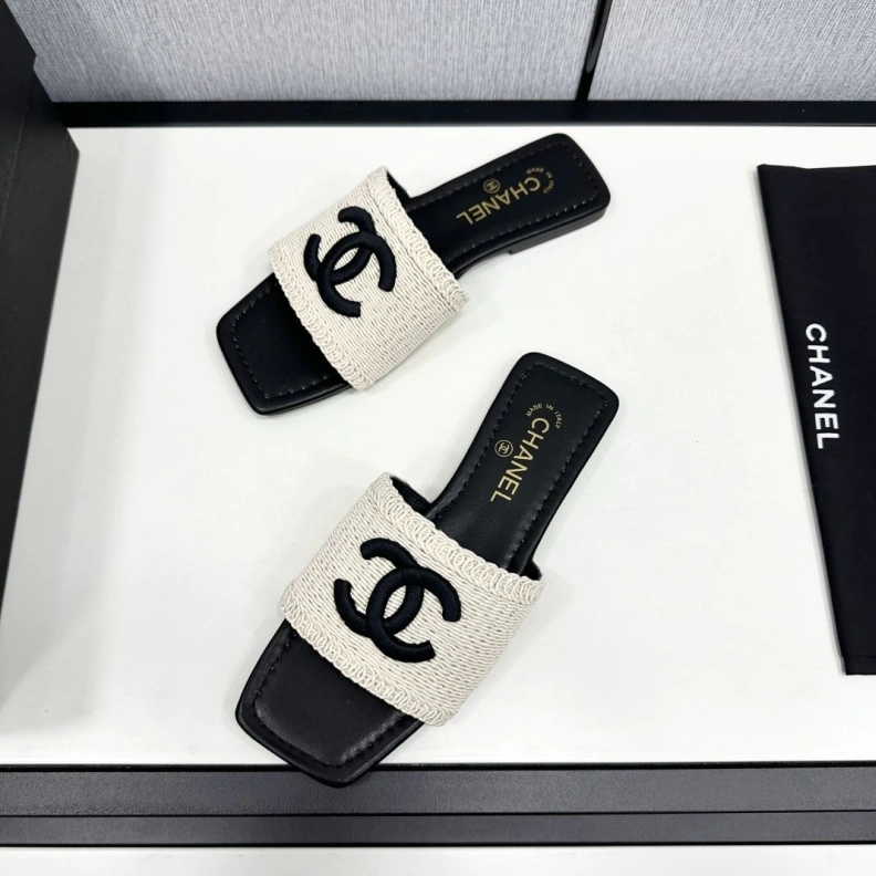 Breathable Chxnxl Slippers 120093