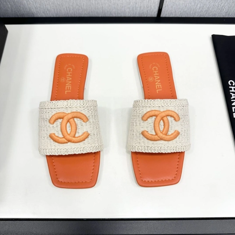 Durable Chxnxl Slippers 120090
