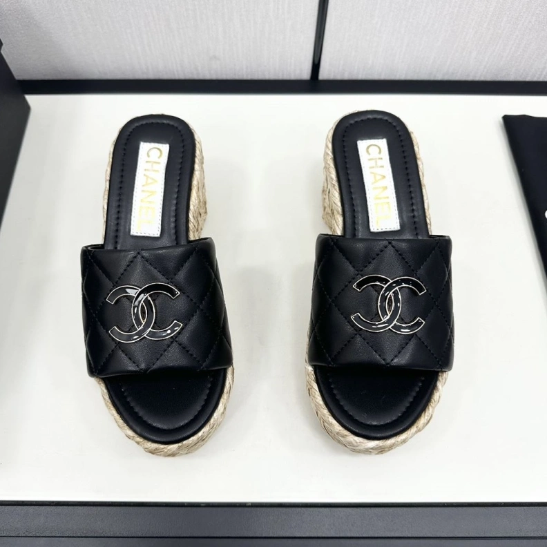 Reliable Chxnxl Slippers 120094