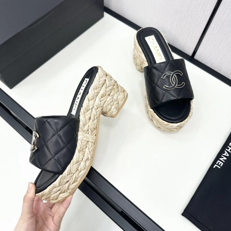 Reliable Chxnxl Slippers 120094