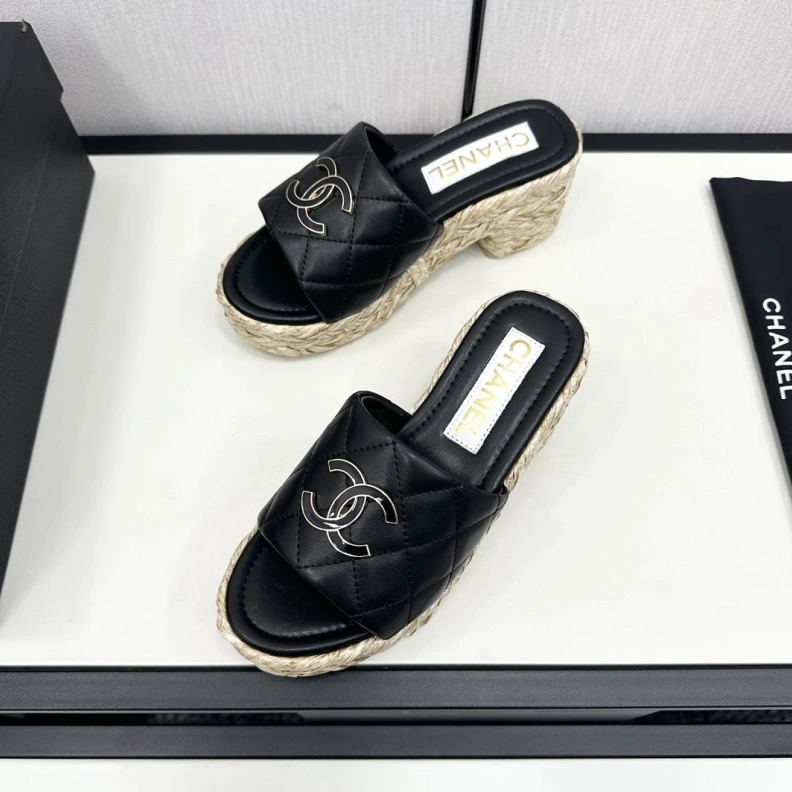 Reliable Chxnxl Slippers 120094