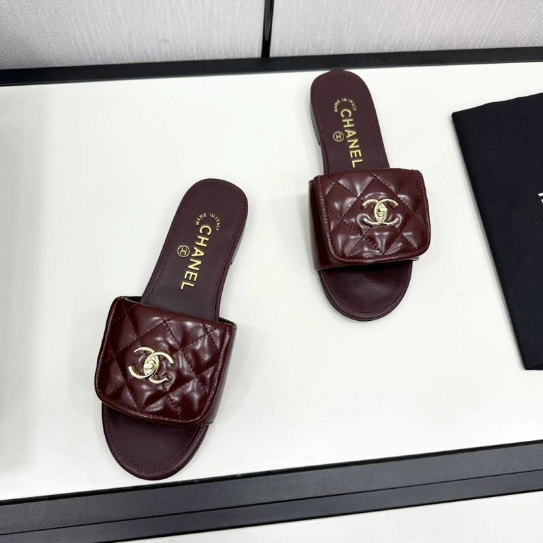 Durable Chxnxl Slippers 120079