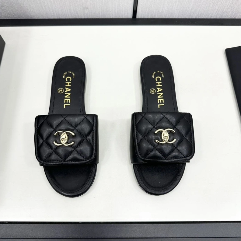 EasyMatch Chxnxl Slippers 120078
