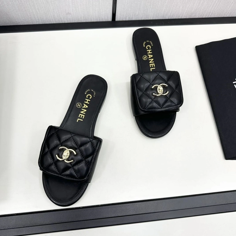 EasyMatch Chxnxl Slippers 120078