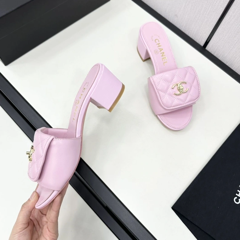 Comfortable Chxnxl Slippers 120066