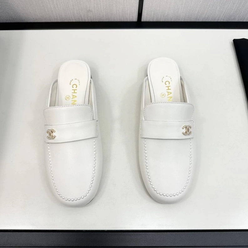 Compact Chxnxl Slippers 120063