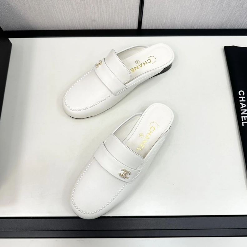 Compact Chxnxl Slippers 120063