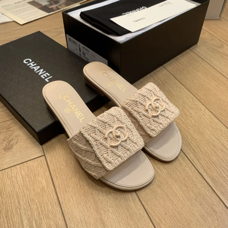 Fashionable Chxnxl Slippers 120053