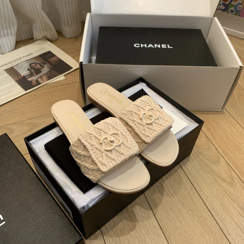 Fashionable Chxnxl Slippers 120053