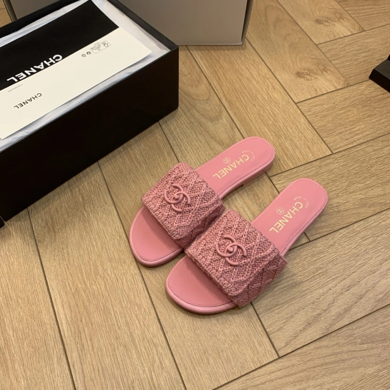 Comfortable Chxnxl Slippers 120052