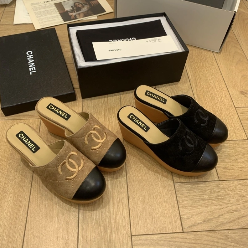Trendy Chxnxl Slippers 120056
