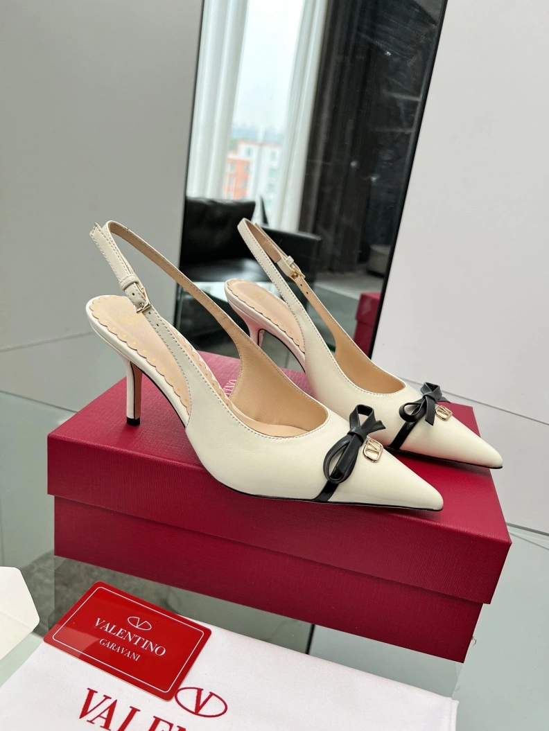 Flexible Vxlxntino Sandals 229750