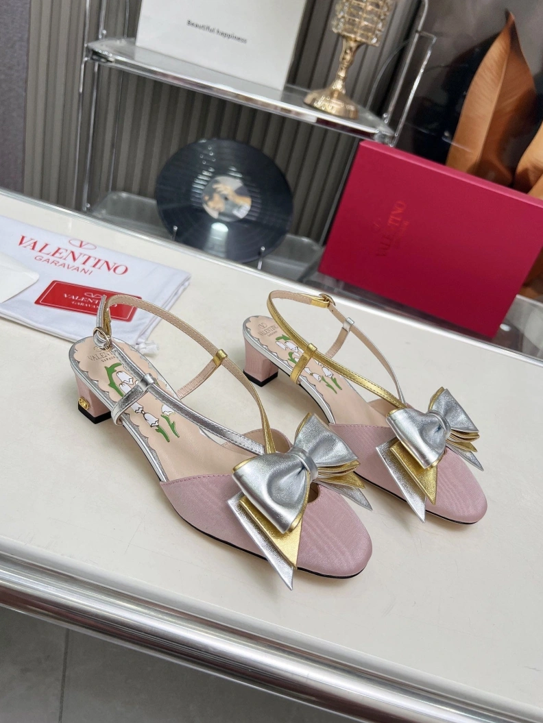 Trendy Vxlxntino Sandals 229745