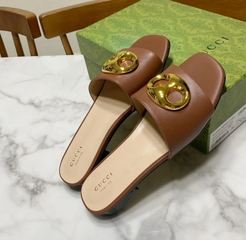 Fashionable Gxccx Sandals 157566