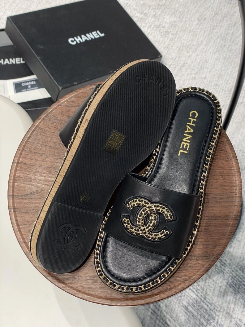 Comfortable Chxnxl Slippers 120041