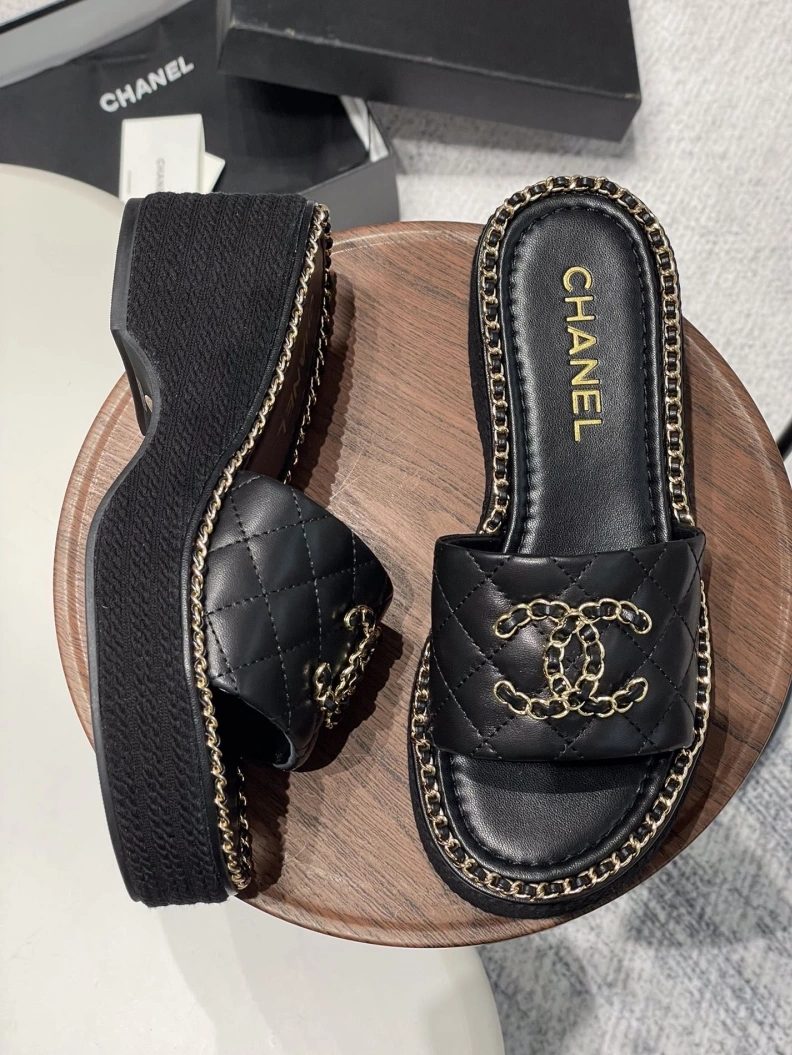 Flexible Chxnxl Slippers 120040