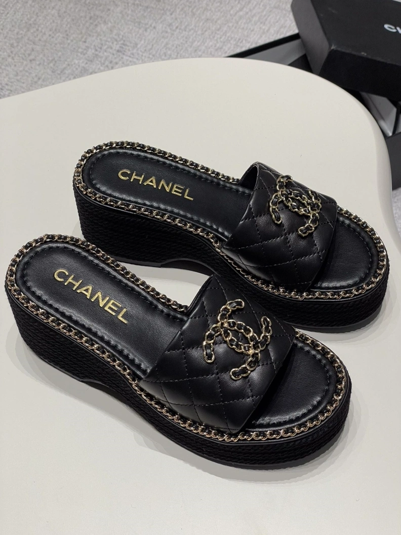 Flexible Chxnxl Slippers 120040