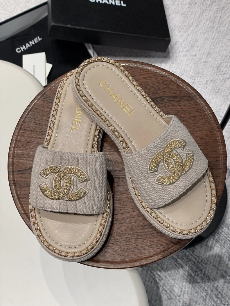 Refined Chxnxl Slippers 120037