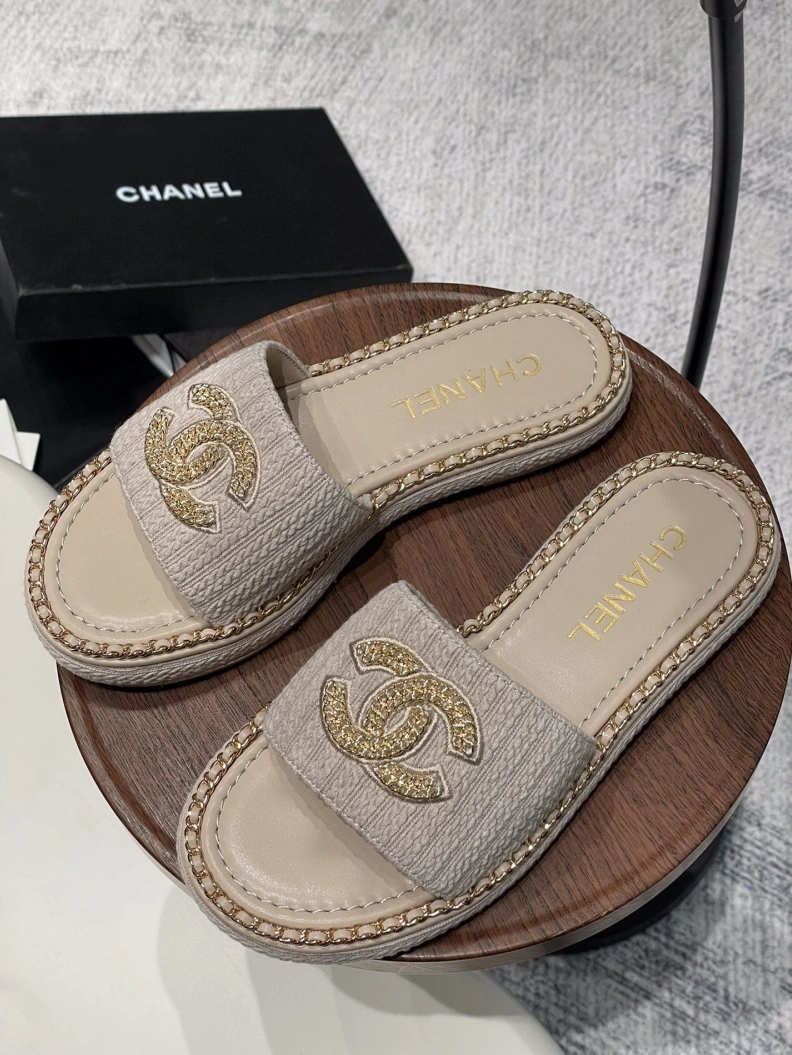 Refined Chxnxl Slippers 120037