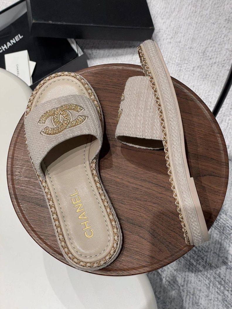 Refined Chxnxl Slippers 120037