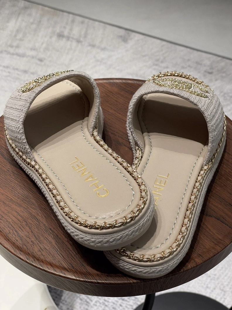Refined Chxnxl Slippers 120037