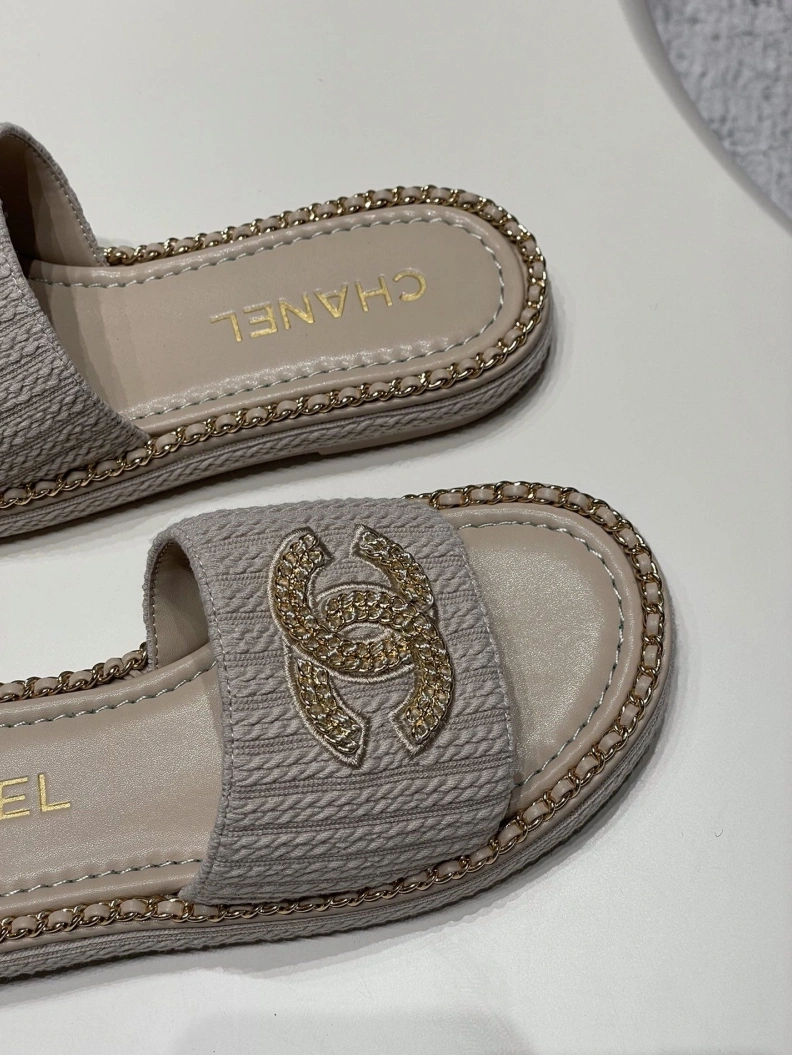 Refined Chxnxl Slippers 120037