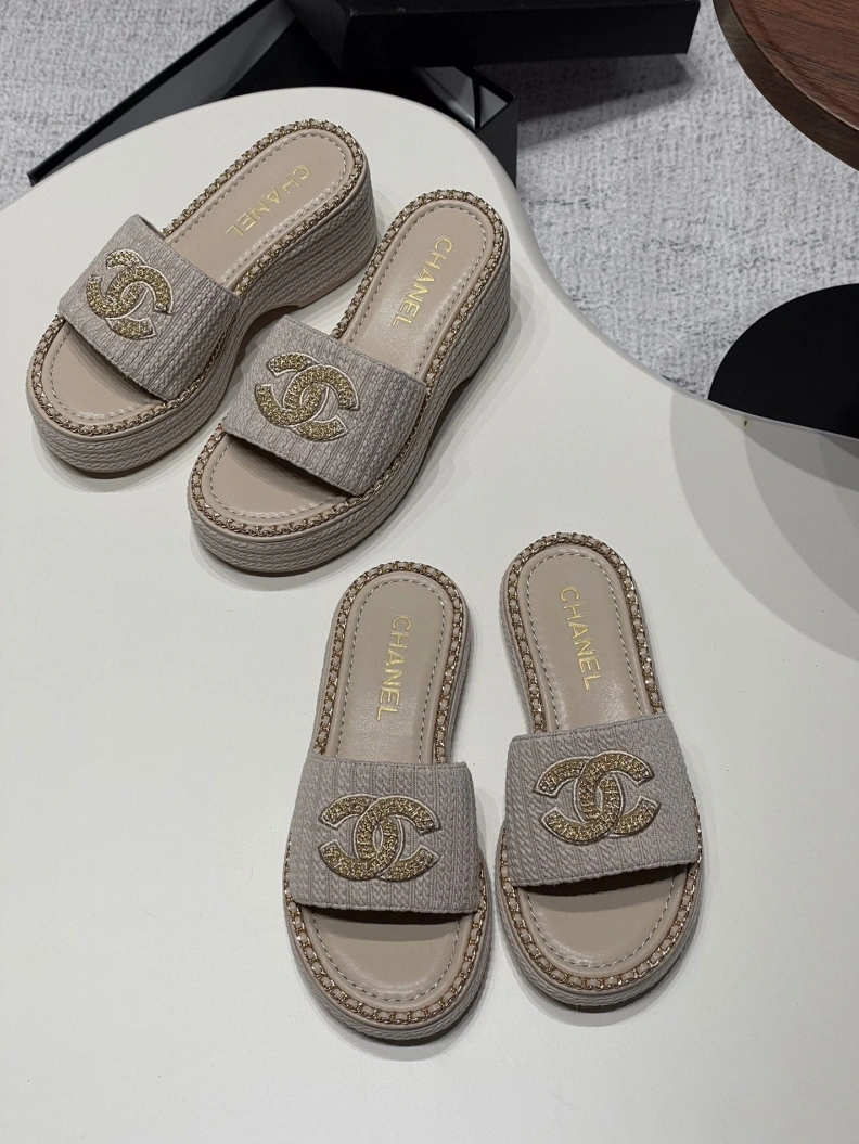 Refined Chxnxl Slippers 120037