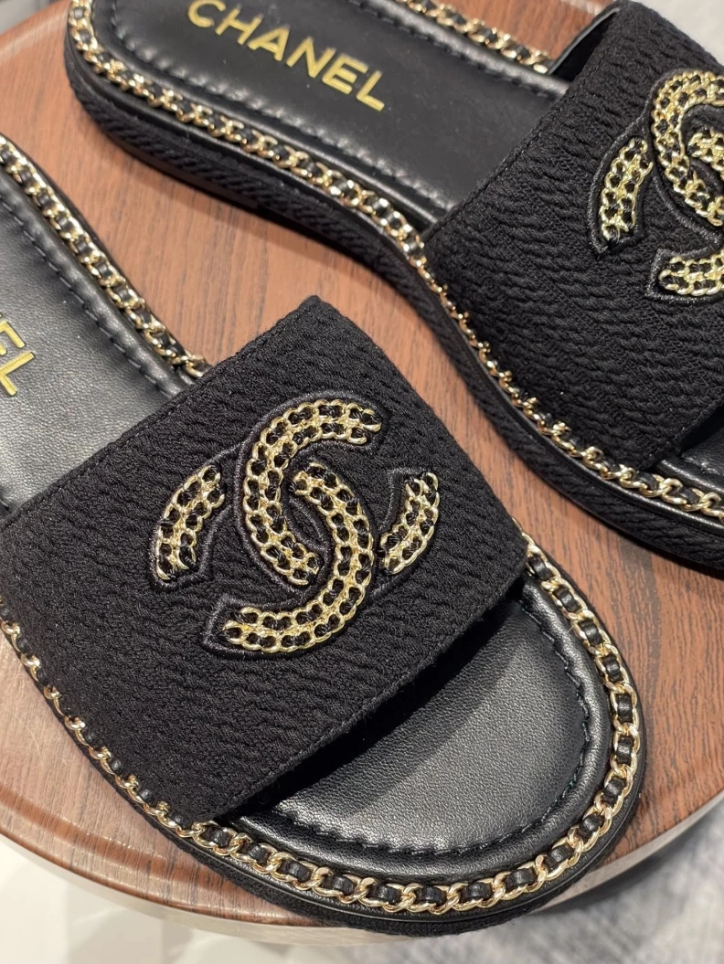 Cozy Chxnxl Slippers 120036