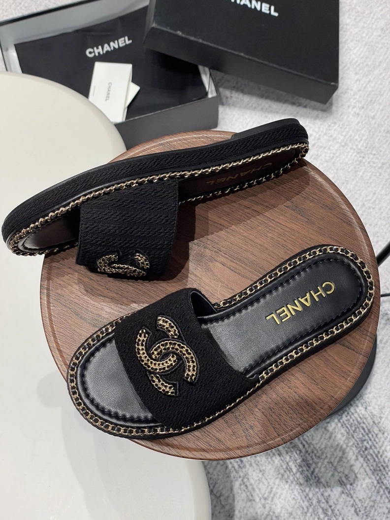 Cozy Chxnxl Slippers 120036