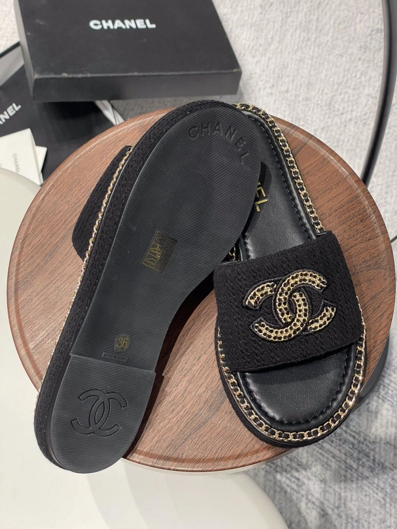 Cozy Chxnxl Slippers 120036