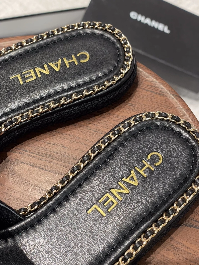Cozy Chxnxl Slippers 120036