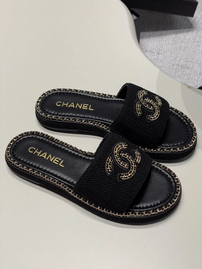Cozy Chxnxl Slippers 120036