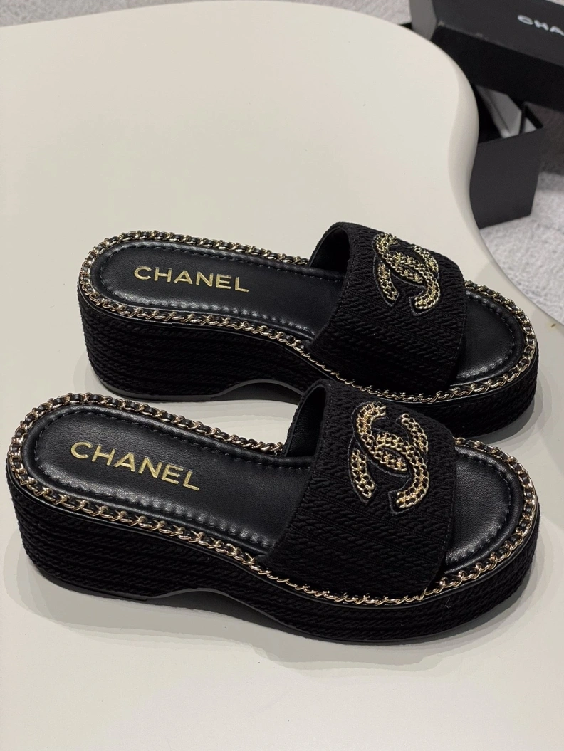Breathable Chxnxl Slippers 120033