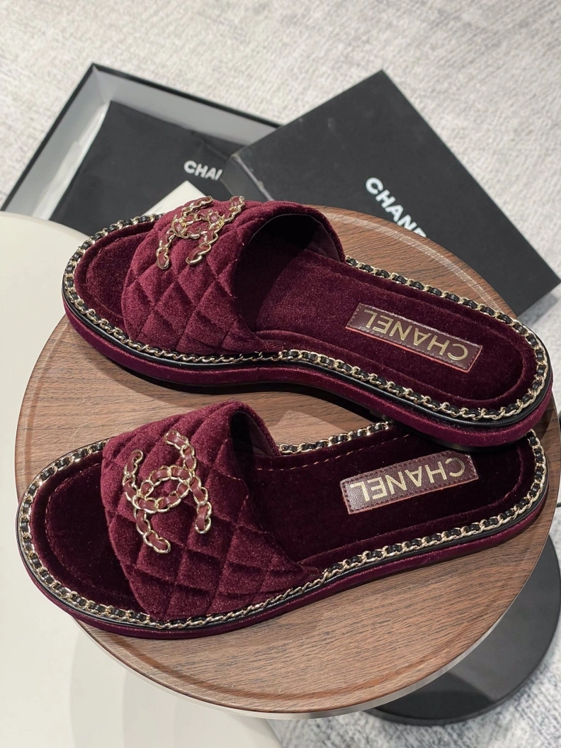 Reliable Chxnxl Slippers 120035