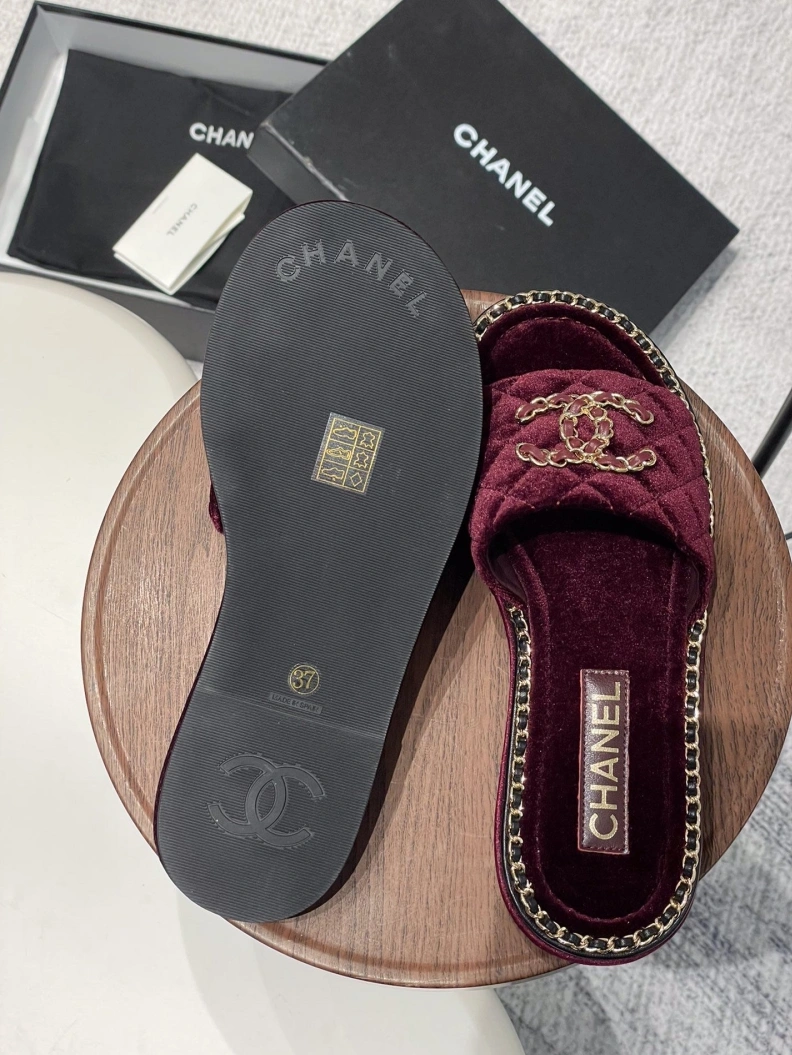Reliable Chxnxl Slippers 120035