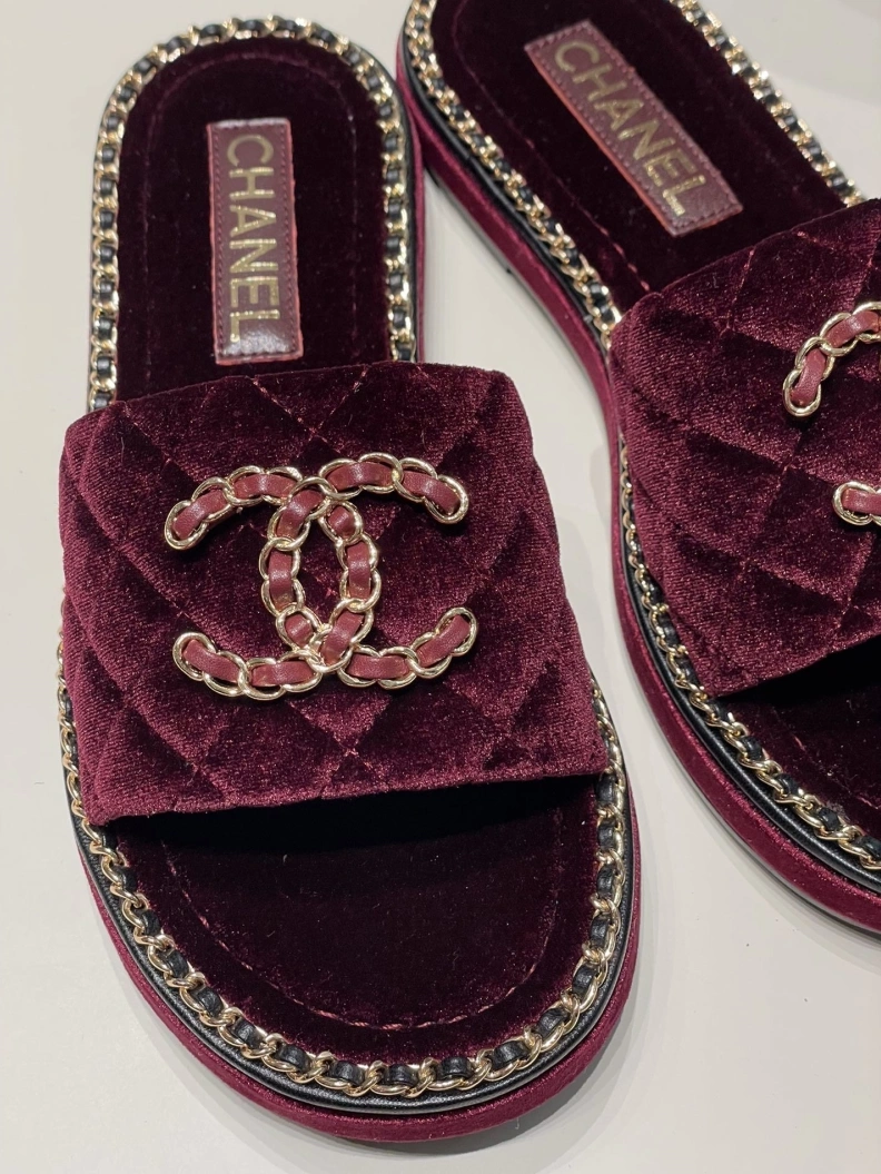 Reliable Chxnxl Slippers 120035