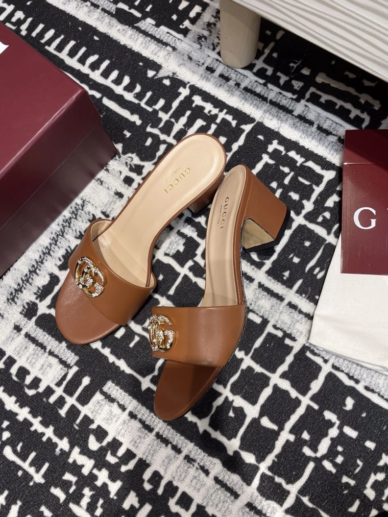 Trendsetting Gxccx Sandals 157562