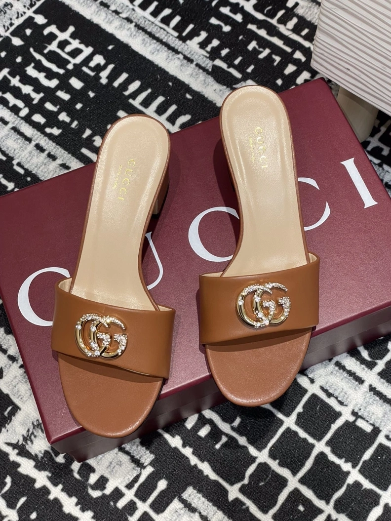 Trendsetting Gxccx Sandals 157562