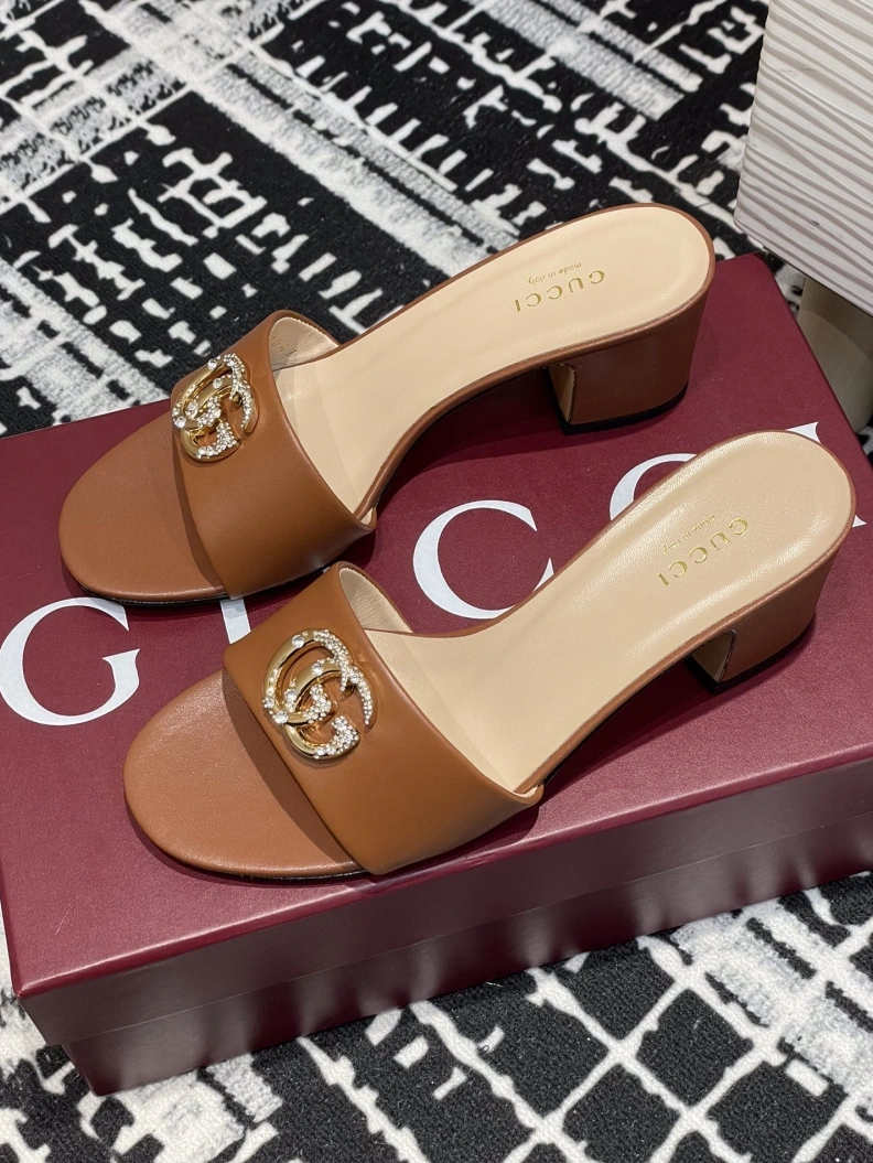 Trendsetting Gxccx Sandals 157562