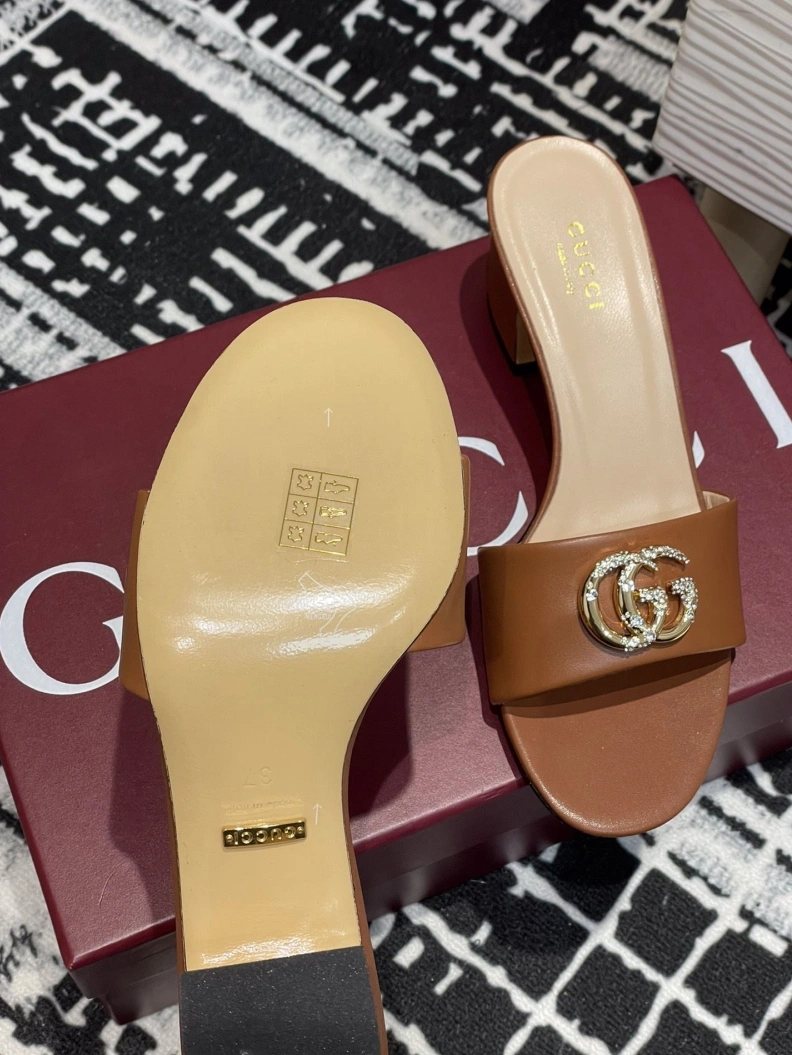 Trendsetting Gxccx Sandals 157562
