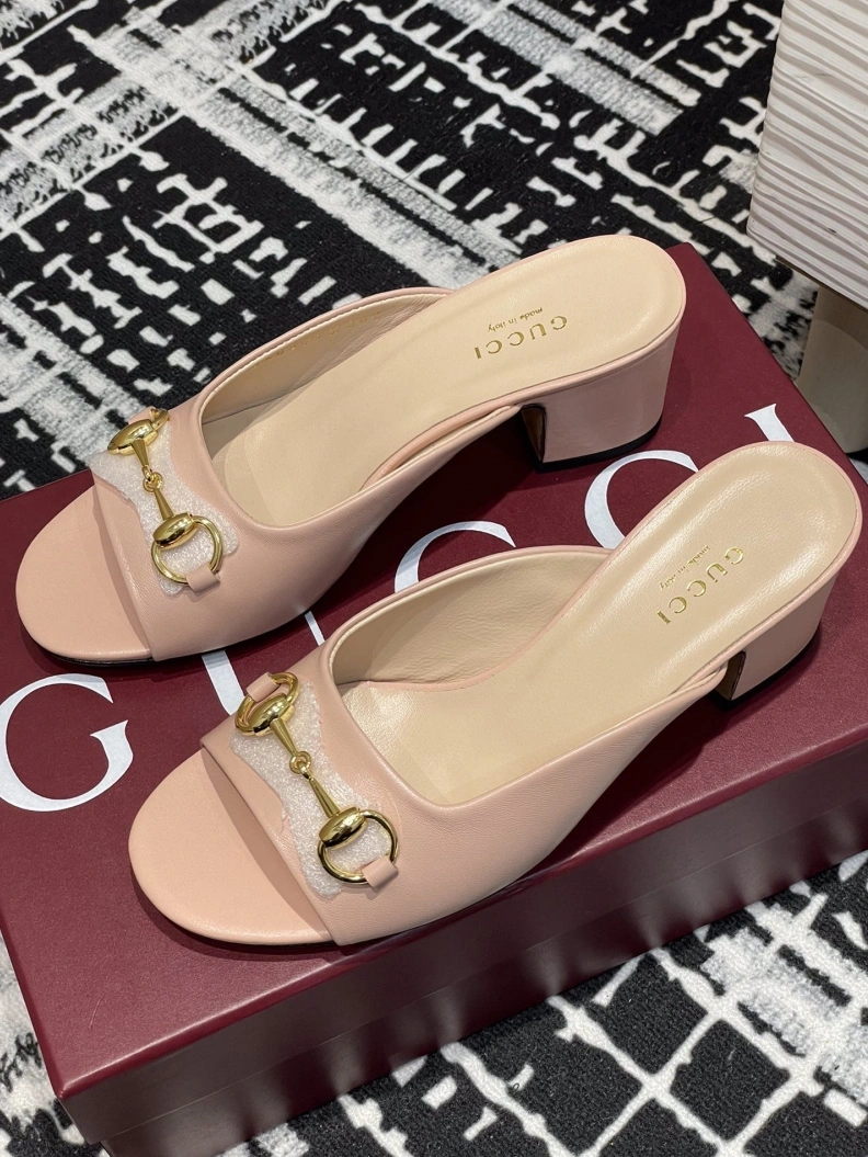 WellDesigned Gxccx Sandals 157557