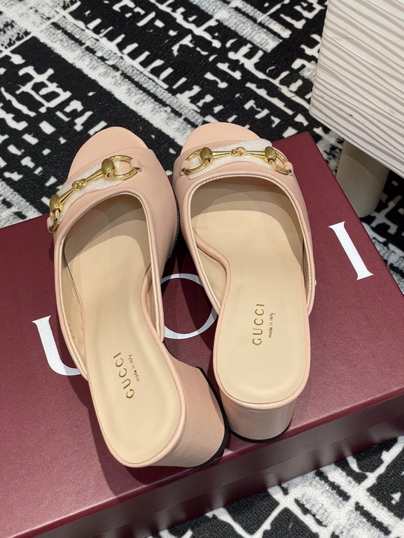 WellDesigned Gxccx Sandals 157557