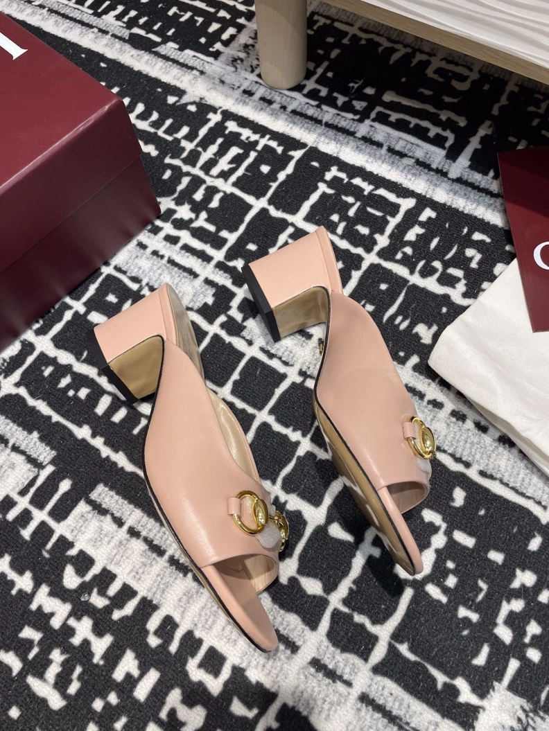 WellDesigned Gxccx Sandals 157557