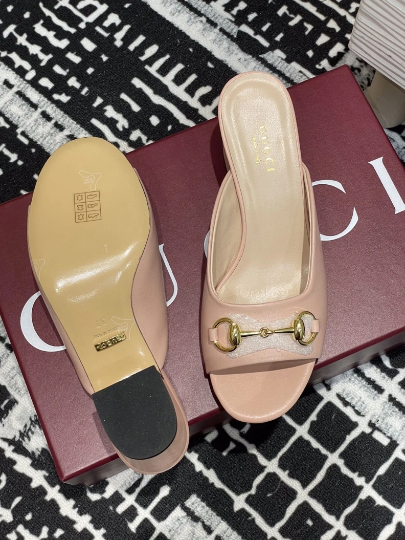 WellDesigned Gxccx Sandals 157557